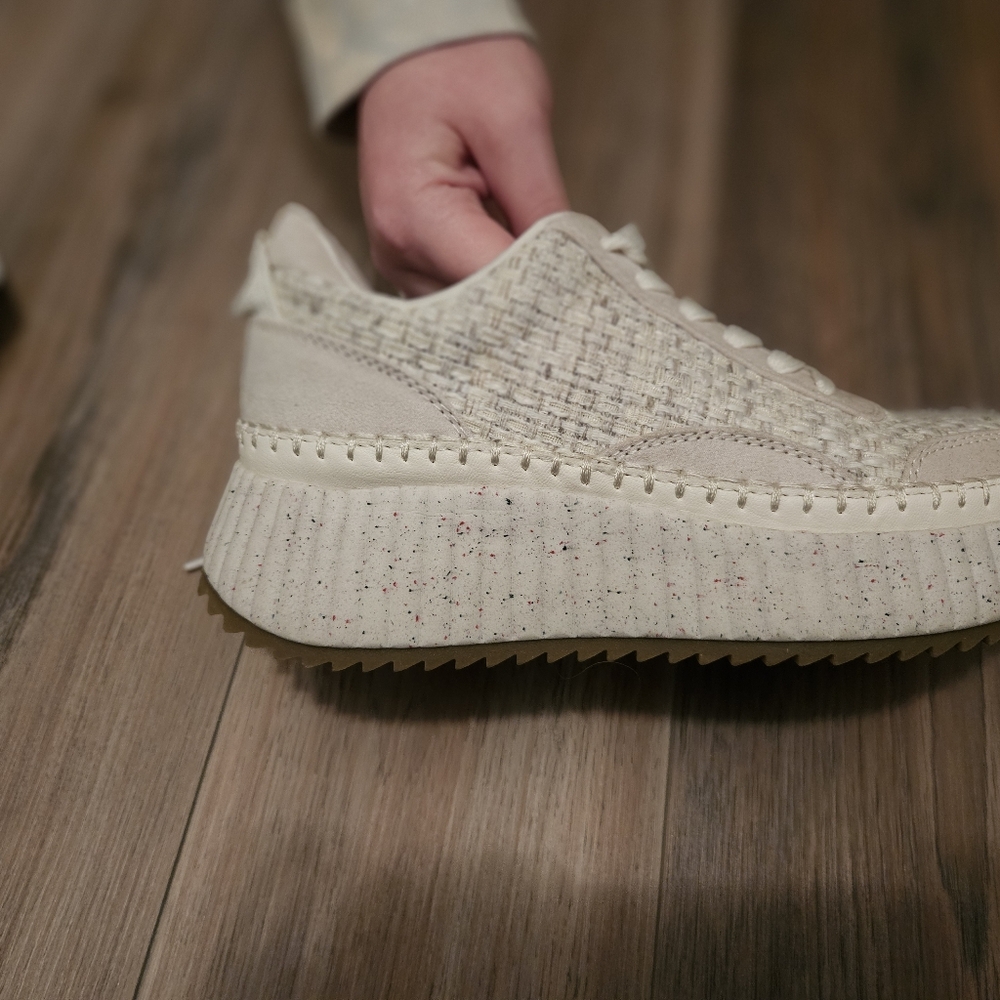 Universal Thread Cream Sneakers - Picture 2 of 5